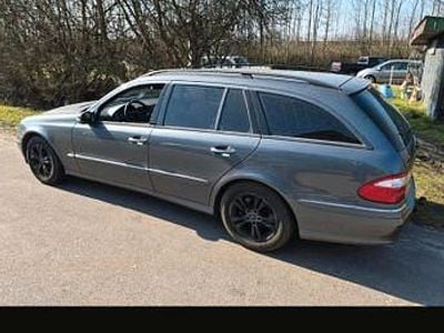 Usata Mercedes E320 Avantgarde 224 CV (164 kW) 2005 Argento Berlina