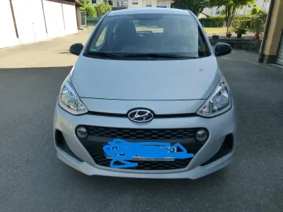 Gebraucht Hyundai i10 67 PS (49 kW) 2018 Silber Kleinwagen