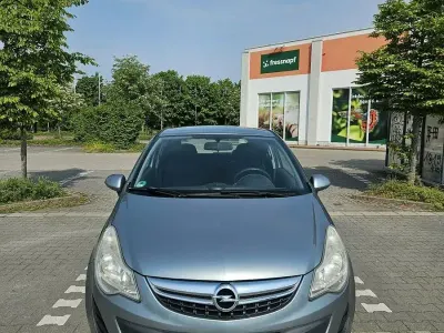 Gebraucht Opel Corsa Selection 69 PS (50 kW) 2012 Silber Kleinwagen