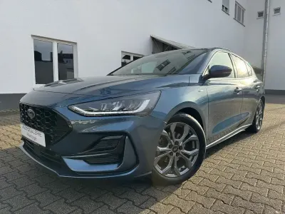 Gebraucht Ford Focus ST-Line X 116 PS (85 kW) 2023 Blau Limousine