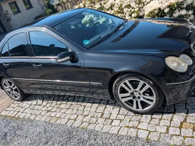 Gebraucht Mercedes 200 163 PS (119 kW) 2004 Schwarz Limousine