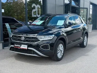 Gebraucht VW T-Roc Life 150 PS (110 kW) 2025 Deep black perleffekt (metallic) SUV