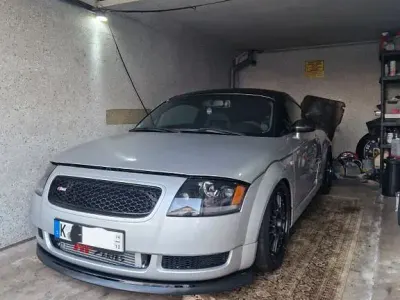 Używany Audi TT Sport 179 KM (131 kW) 1999 Srebrny Coupe