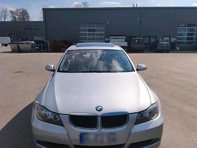 Gebraucht BMW 318 129 PS (94 kW) 2006 Silber Limousine