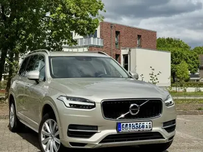 Second-hand Volvo XC90 Momentum 190 CP (139 kW) 2018 Bej SUV
