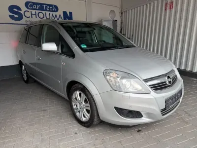 Gebraucht Opel Zafira Family 140 PS (102 kW) 2013 Silber Van / Kleinbus