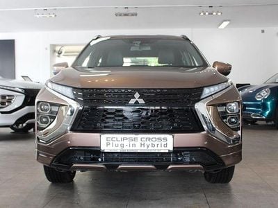 Braun Gebraucht 2025 Mitsubishi Eclipse Cross Top SUV | 33.900 € (Teuer)