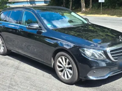 Gebraucht Mercedes E220 194 PS (142 kW) 2017 Schwarz Kombi