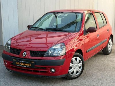 Second-hand Renault Clio II 98 CP (72 kW) 2002 Roșu Berlinǎ