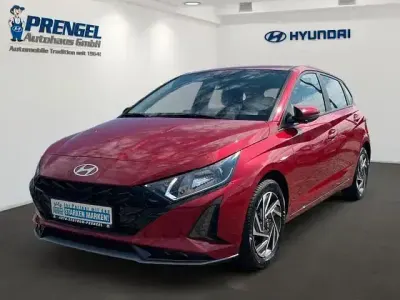 Gebraucht Hyundai i20 Trend 101 PS (74 kW) 2025 Rot Kleinwagen
