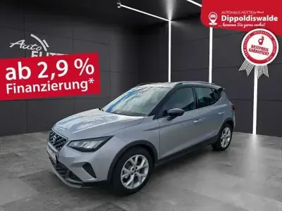 Używany Seat Arona FR 150 KM (110 kW) 2023 Srebrny SUV