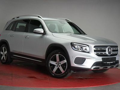 Mercedes GLB220