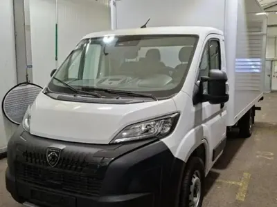 Gebraucht Peugeot Boxer 140 PS (102 kW) 2025 Weiß Van