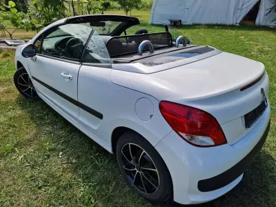 Gebraucht Peugeot 207 CC 120 PS (88 kW) 2012 Weiß Cabrio