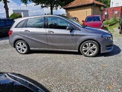 Mercedes B200