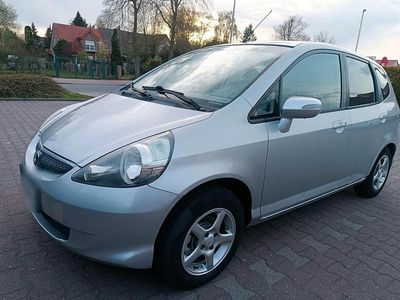 Second-hand Honda Jazz 61 CP (44 kW) 2005 Argintiu Hatchback