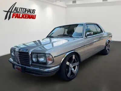 Gebraucht Mercedes 230 136 PS (100 kW) 1984 Beige Coupé