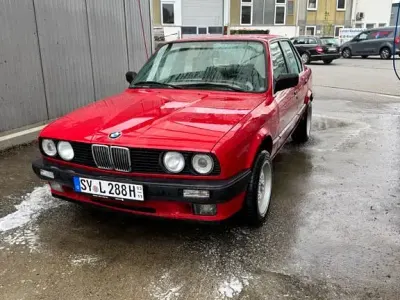 Gebraucht BMW 318 Basis 113 PS (83 kW) 1988 Rot Limousine