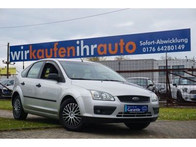 gebraucht Ford Focus Lim. Trend*KLIMA*ZV-FUNK*RADIO-CD !!