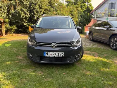 Gebraucht VW Touran Cup 105 PS (77 kW) 2015 Grau Van / Kleinbus