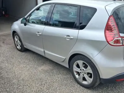 Gebraucht Renault Scénic III 105 PS (77 kW) 2010 Van / Kleinbus