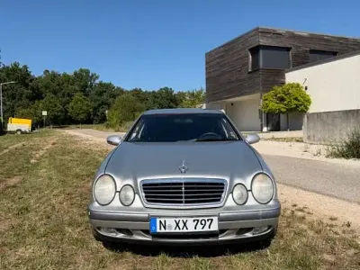 Gebraucht Mercedes CLK230 193 PS (141 kW) 1999 Silber Coupé