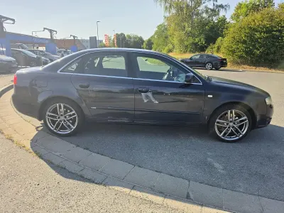 Gebraucht Audi A4 Comfort 180 PS (132 kW) 2007 Blau Limousine