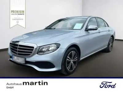 Usado Mercedes E220 194 CV (142 kW) 2016 Plateado Berlina