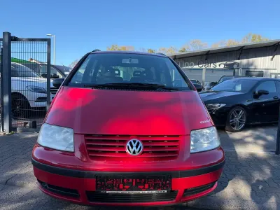 Second-hand VW Sharan Family 116 CP (85 kW) 2002 Roșu Monovolum