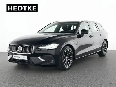Second-hand Volvo V60 Core 351 CP (258 kW) 2023 Negru Break