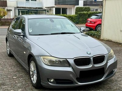 Gebraucht BMW 320 Sport Line 177 PS (130 kW) 2010 Grau Limousine