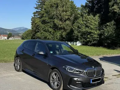 Gebraucht BMW 118 M Sport 140 PS (102 kW) 2019 Grau Limousine