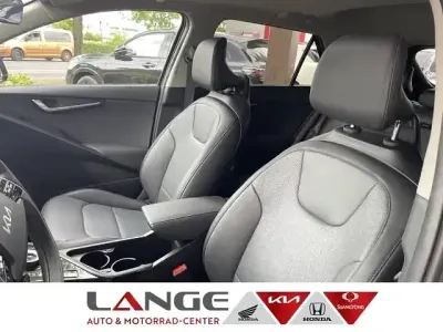 Neu Kia Niro Spirit 138 PS (101 kW) 2025 Weiß SUV