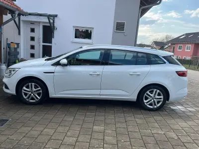 Gebraucht Renault Mégane GrandTour Business 140 PS (102 kW) 2019 Weiß Kombi
