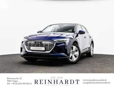 Używany Audi e-tron Comfort 230 kW (313 KM) 2022 Niebieski SUV