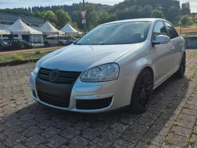 Gebraucht VW Jetta 105 PS (77 kW) 2006 Silber Limousine