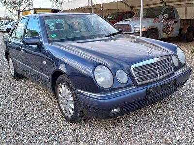 Mercedes E240
