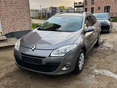 Gebraucht Renault Mégane III 131 PS (96 kW) 2010 Grau Limousine