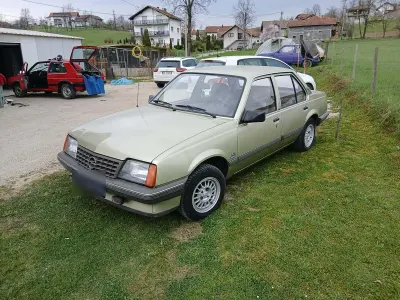 Gebraucht Opel Ascona 65 PS (47 kW) 1986 Grün Limousine