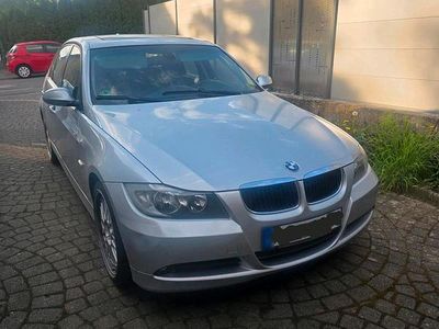 Gebraucht BMW 320 150 PS (110 kW) 2006 Silber Limousine