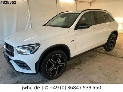 Używany Mercedes GLC300e AMG line 320 KM (235 kW) 2021 Biały SUV