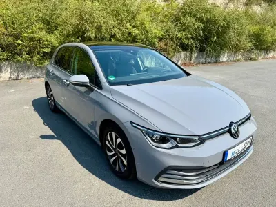 Gebraucht VW Golf VIII Active 150 PS (110 kW) 2022 Grau Limousine