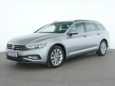 Gebraucht VW Passat IQ Drive 200 PS (147 kW) 2023 Pyritsilber Kombi