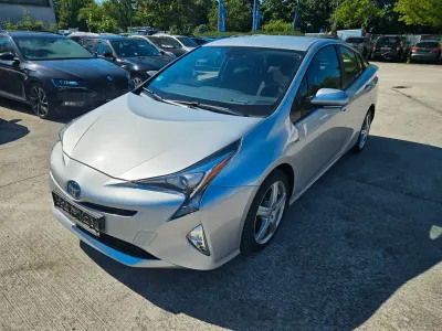 Używany Toyota Prius Comfort 98 KM (72 kW) 2016 Srebrny Sedan/Limuzyna