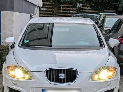 Usata Seat Leon 105 CV (77 kW) 2011 Bianco Utilitaria