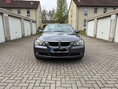 Gebraucht BMW 318 129 PS (94 kW) 2006 Grau Limousine