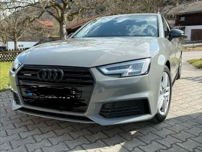 Gebraucht Audi A4 Sport 218 PS (160 kW) 2018 Grau Kombi