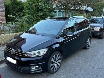 Schwarz Gebraucht 2016 VW Touran Highline Van / Kleinbus | 17.990 € (Teuer)