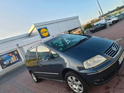 Begagnad VW Sharan 131 HK (96 kW) 2005 Minibuss