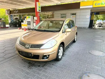 Gebraucht Nissan Tiida 105 PS (77 kW) 2008 Gold Limousine
